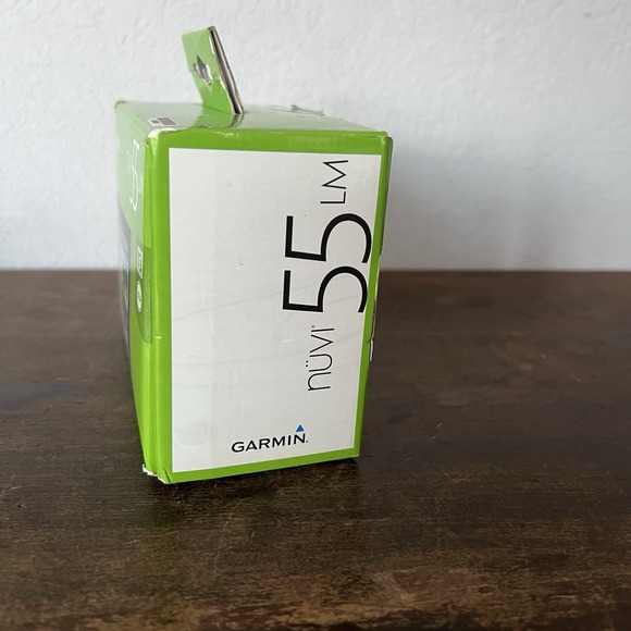 Garmin 010-01198-01 Nuvi 55LM 5in GPS + Lifetime Map Updates - Black - Picture 6 of 9